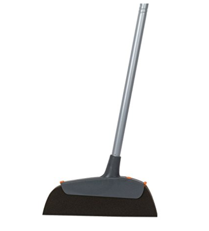 Casabella-Magnet-Pet-Broom